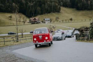 Hochzeit Fotografie Reportage Willisau Daiwil Zwyer Trüllenthal Abend Essen VW